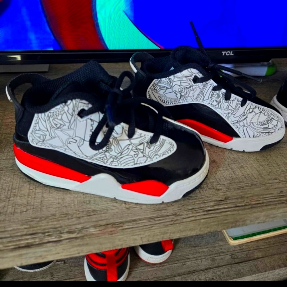 Red and white Dub 0s 7c